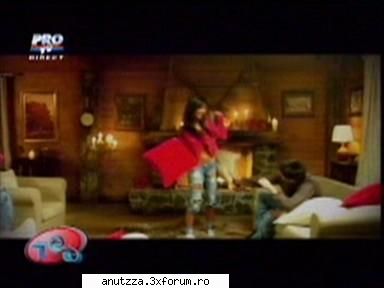 bataia cu perne din noul clip!